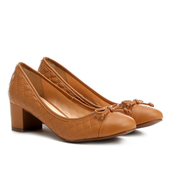 Scarpin Shoestock Salto Médio Matelassê - Caramelo