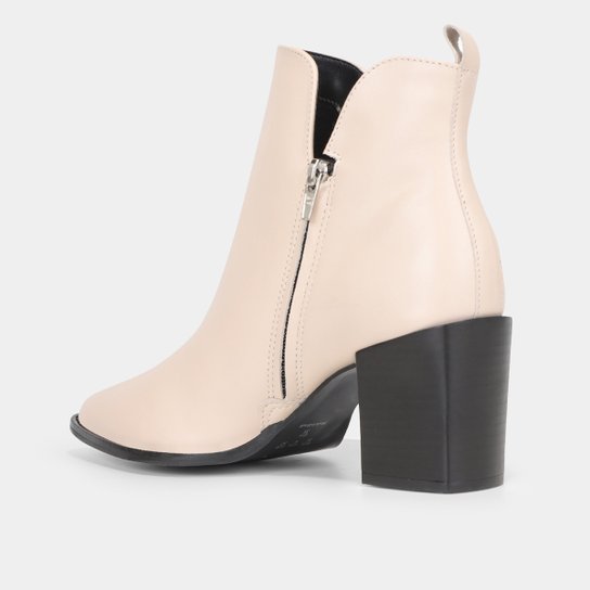 Bota Cano Curto Shoestock Couro Western Feminina