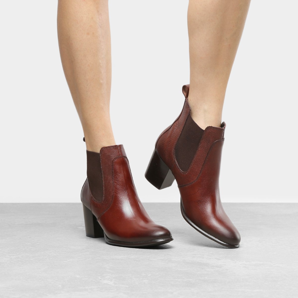 bota chelsea shoestock