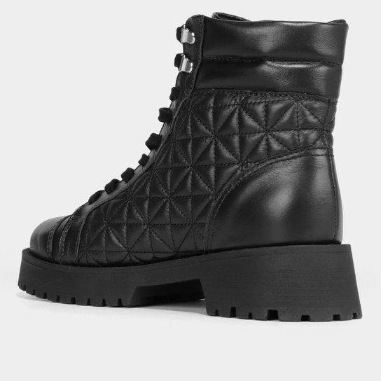 Bota Shoestock Couro Coturno Matelassê Tratorado Feminina