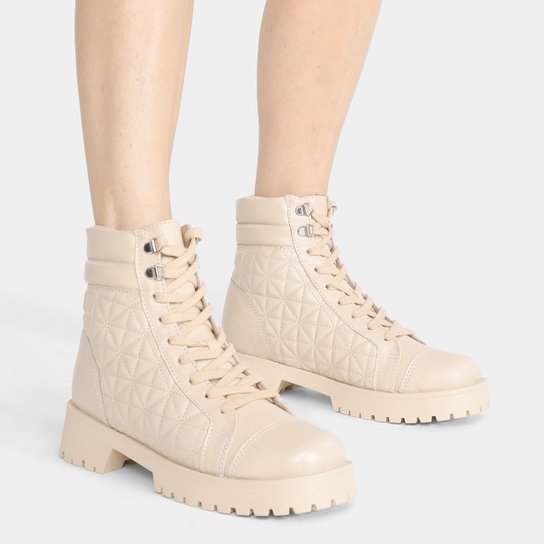Bota Shoestock Couro Coturno Matelassê Tratorado Feminina