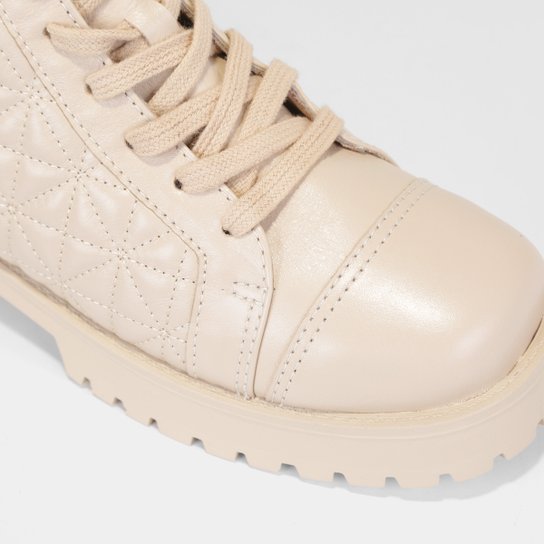 Bota Shoestock Couro Coturno Matelassê Tratorado Feminina