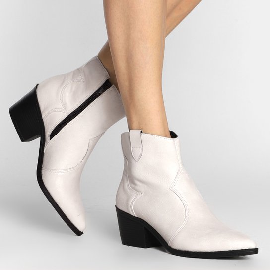 Bota Shoestock Western Cano Baixo Bico Fino