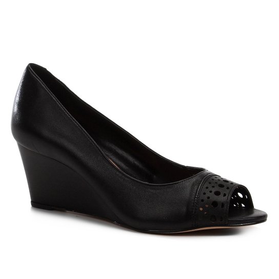 Peep Toe Anabela Shoestock Couro Laser - Preto