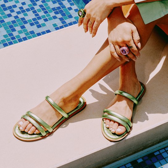 Rasteira Shoestock Tiras Matelassê Metalizada