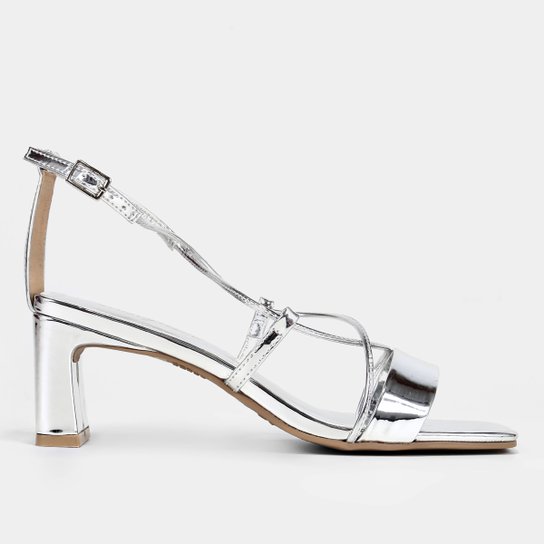 Sandália Shoestock Metalizada Tiras Salto Estreiro Baixo