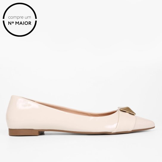 Sapatilha Shoestock Bico Fino Enfeite Stud Metal Feminina