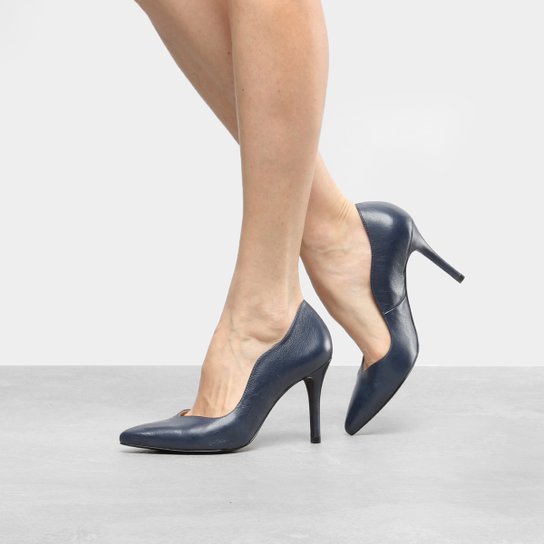 Scarpin Couro Shoestock Básico Ondas