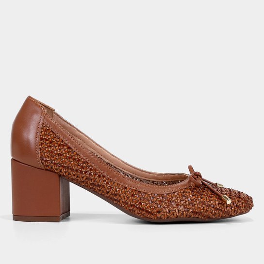 Scarpin Shoestock Couro Tramado Salto Bloco Baixo