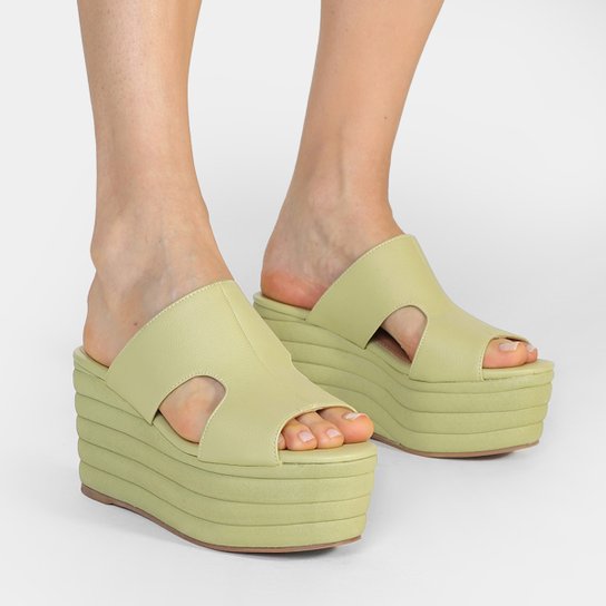 Tamanco Shoestock Recortes Monocolor Anabela Alta